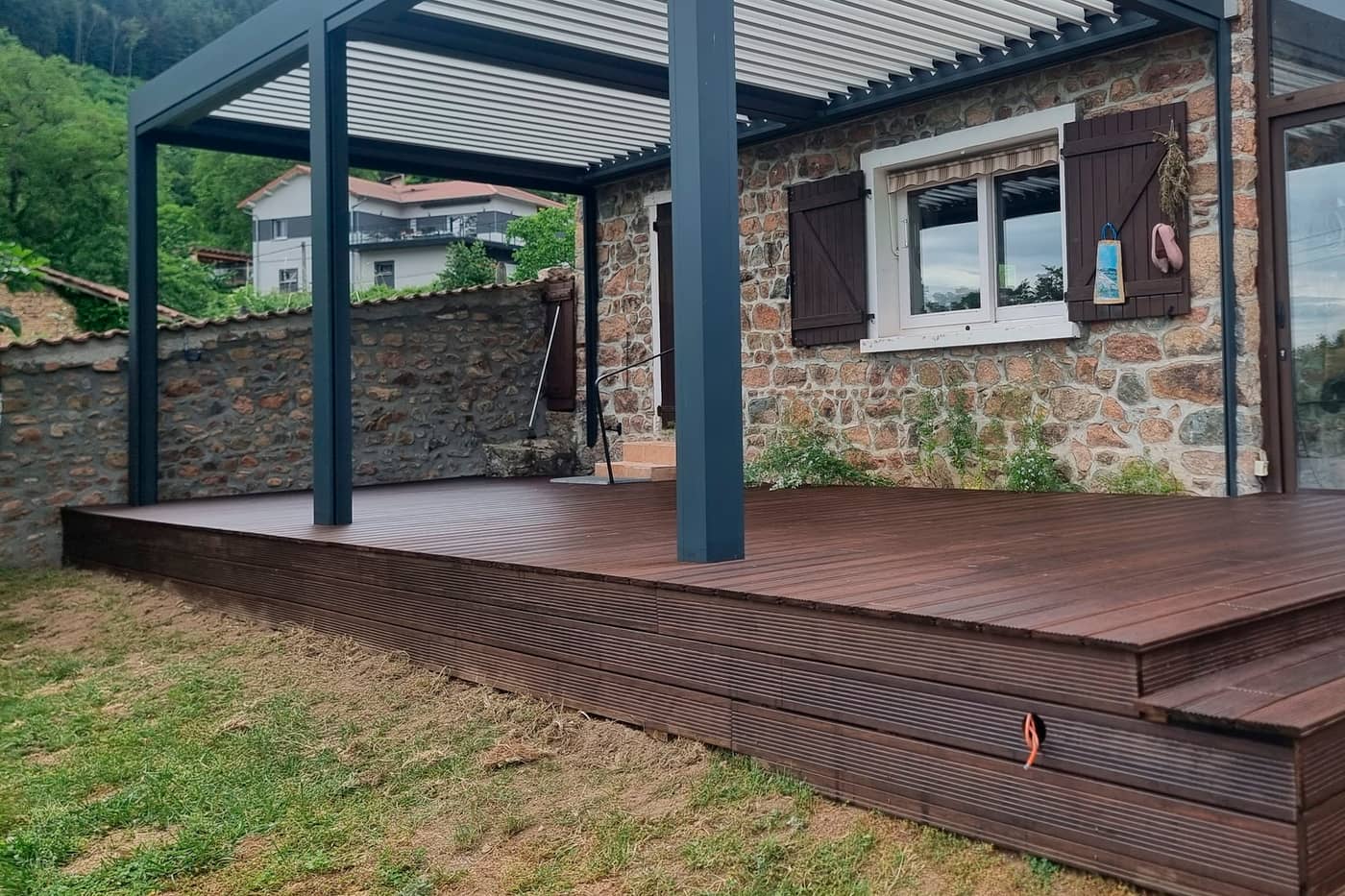 Terrasse en bois posée et finie